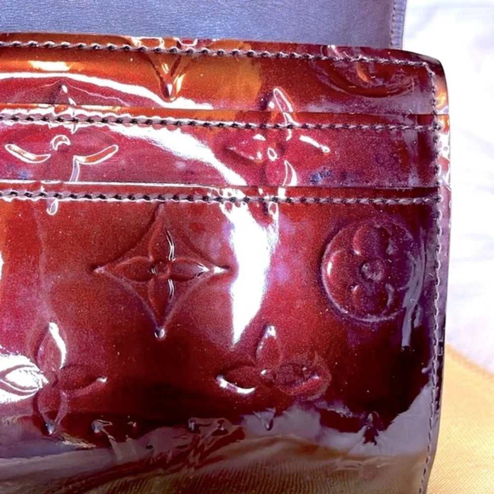 Louis Vuitton Amarante Vernis‎ Sarah Wallet